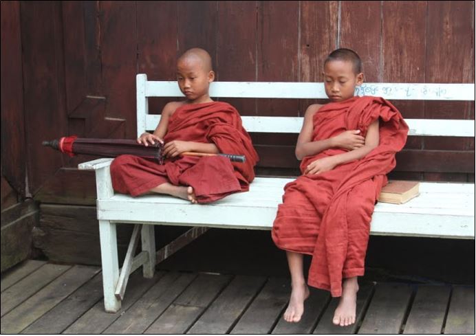 ילדים נזירים